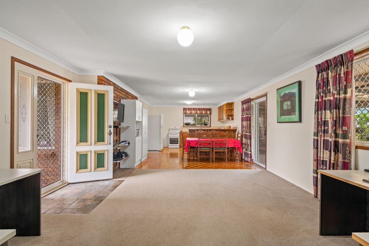 329 Greenwattle Street, Wilsonton QLD 4350, Wilsonton - Thumbnail 4