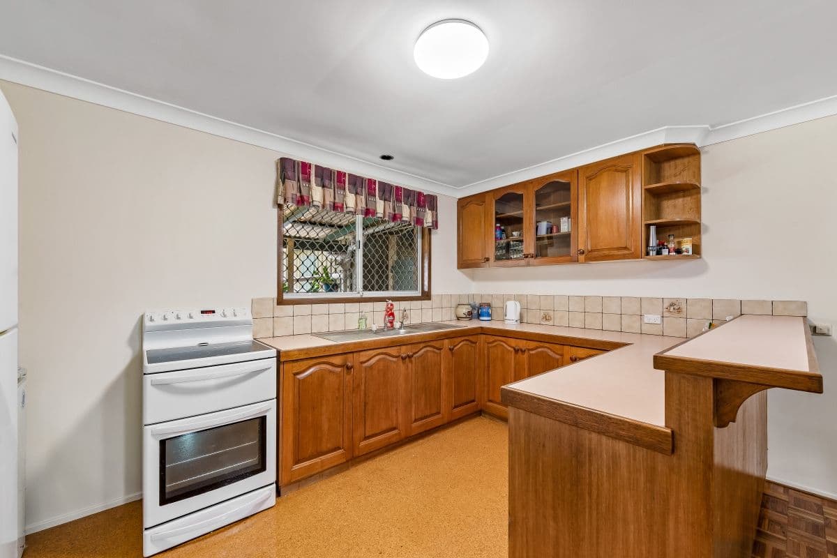 329 Greenwattle Street, Wilsonton QLD 4350, Wilsonton - Thumbnail 6
