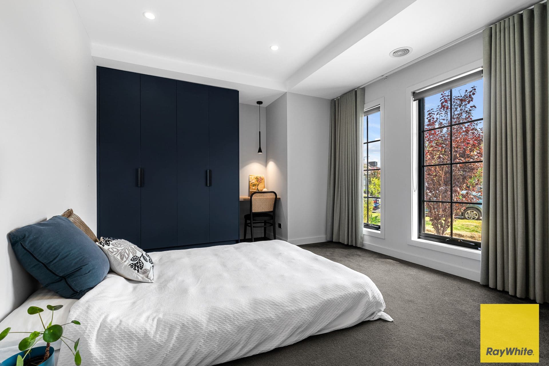 14 Calvert Place, Point Cook VIC 3030, Point Cook - Thumbnail 2