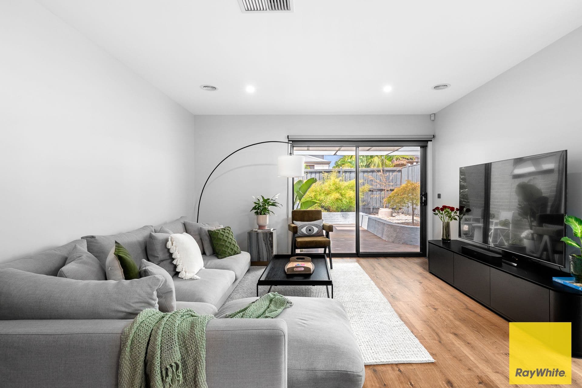 14 Calvert Place, Point Cook VIC 3030, Point Cook - Thumbnail 6