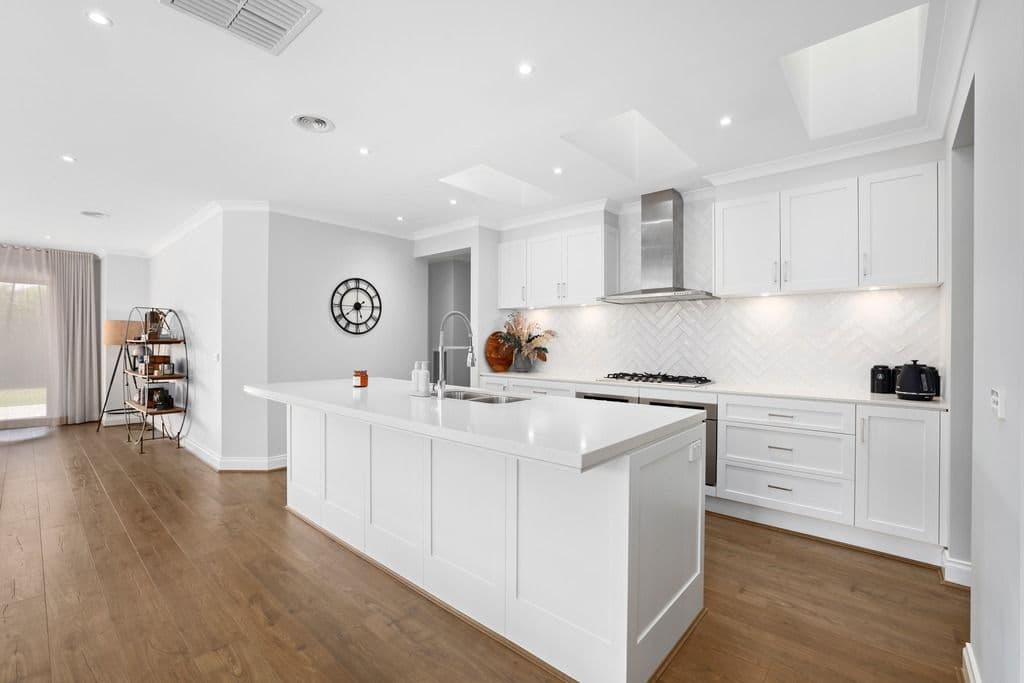 13 Topper Street, Werribee VIC 3030, Werribee - Thumbnail 2