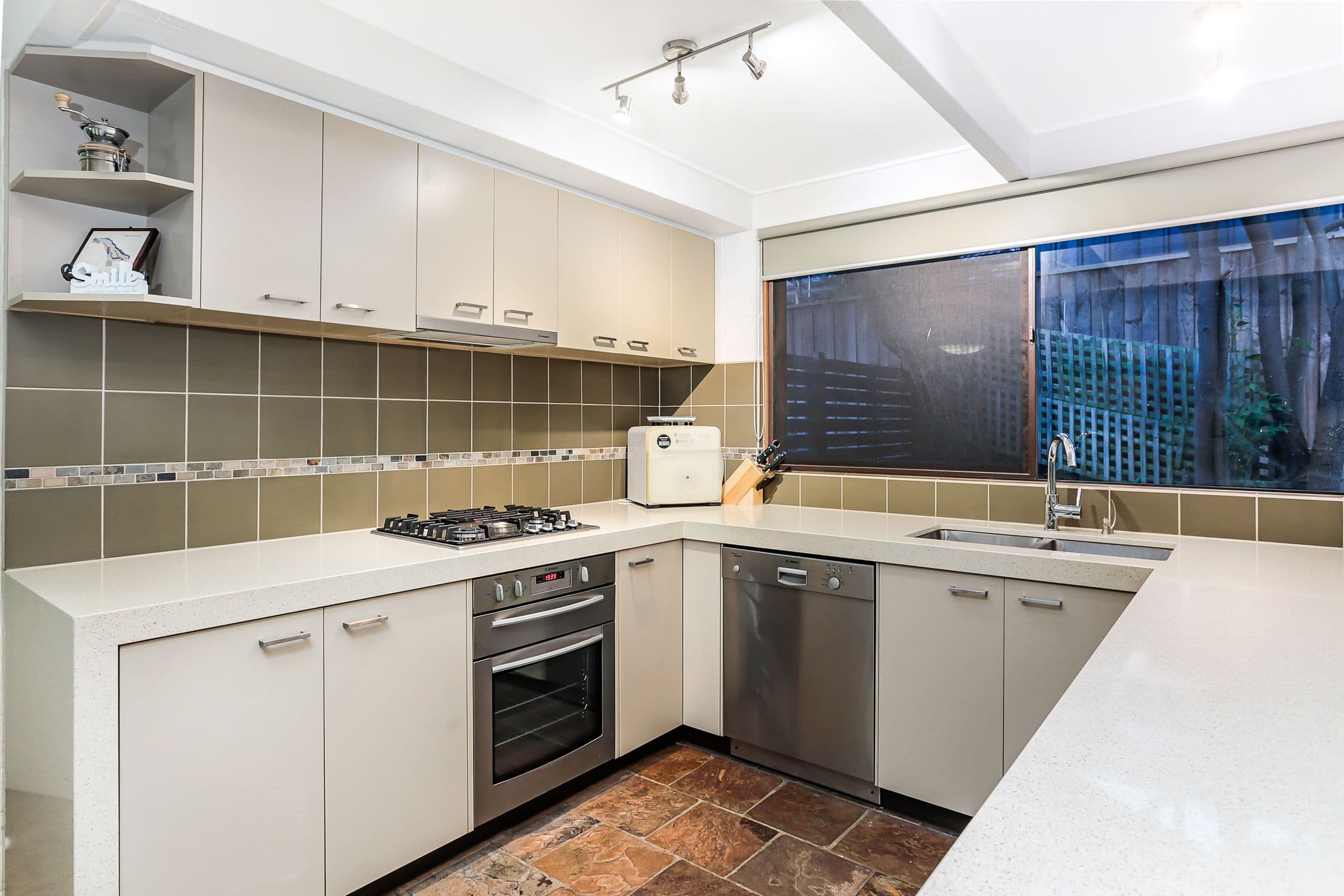 20 Southern Cross, Chirnside Park VIC 3116, Chirnside Park - Thumbnail 4