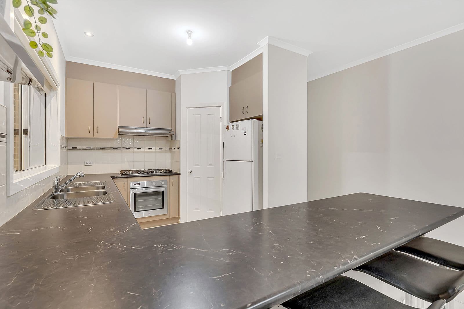6 Bellfield Drive, Craigieburn VIC 3064, Craigieburn - Thumbnail 4