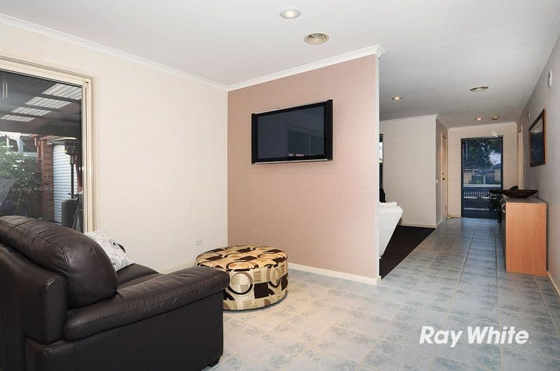 15 Stephellen Way, CRANBOURNE WEST VIC 3977, Cranbourne West - Thumbnail 4
