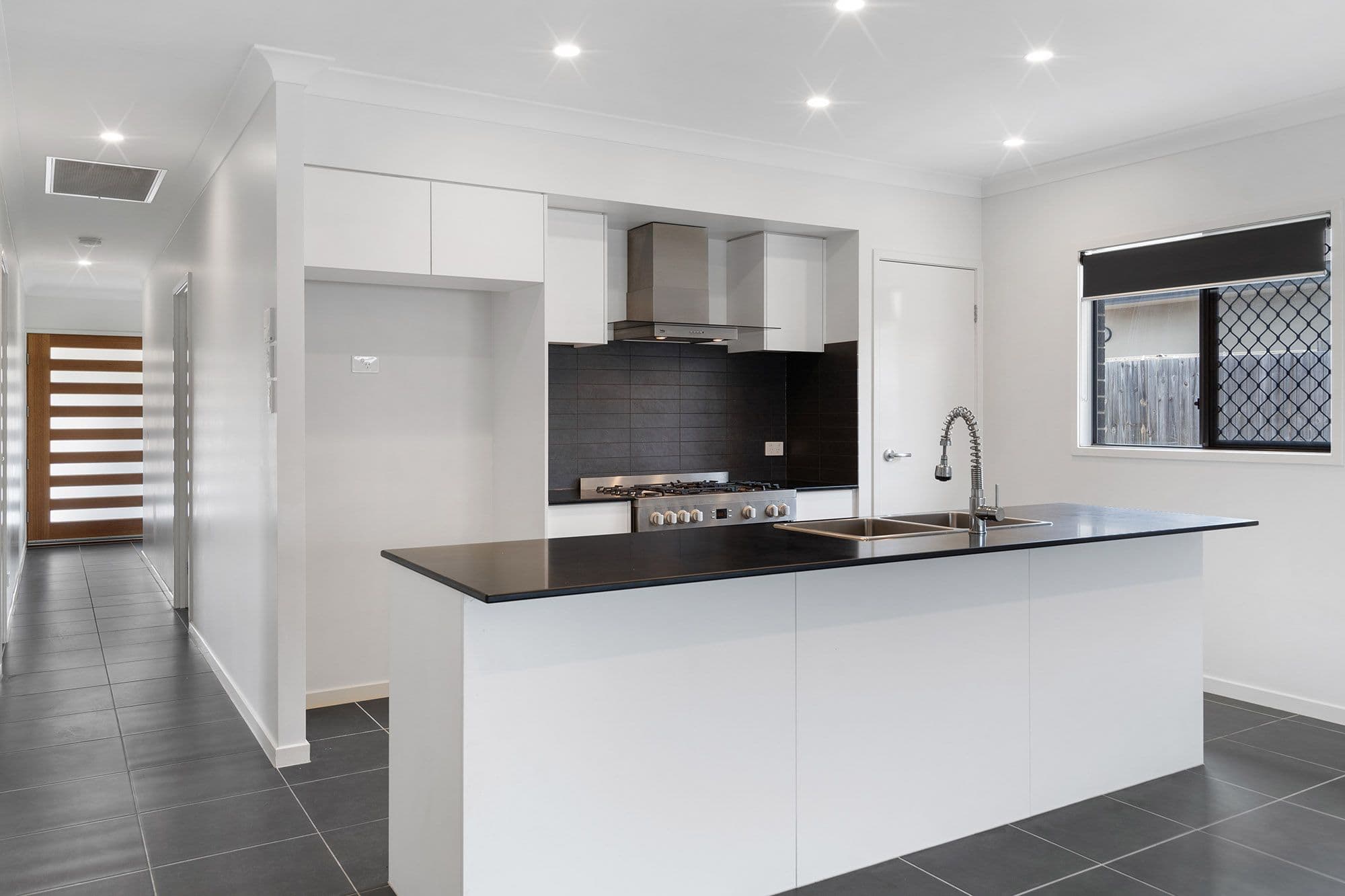 18 Juxgold Avenue, Collingwood Park QLD 4301, Collingwood Park - Thumbnail 2