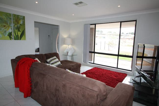 12 Simms Drive, BUNGENDORE NSW 2621, Bungendore - Thumbnail 4