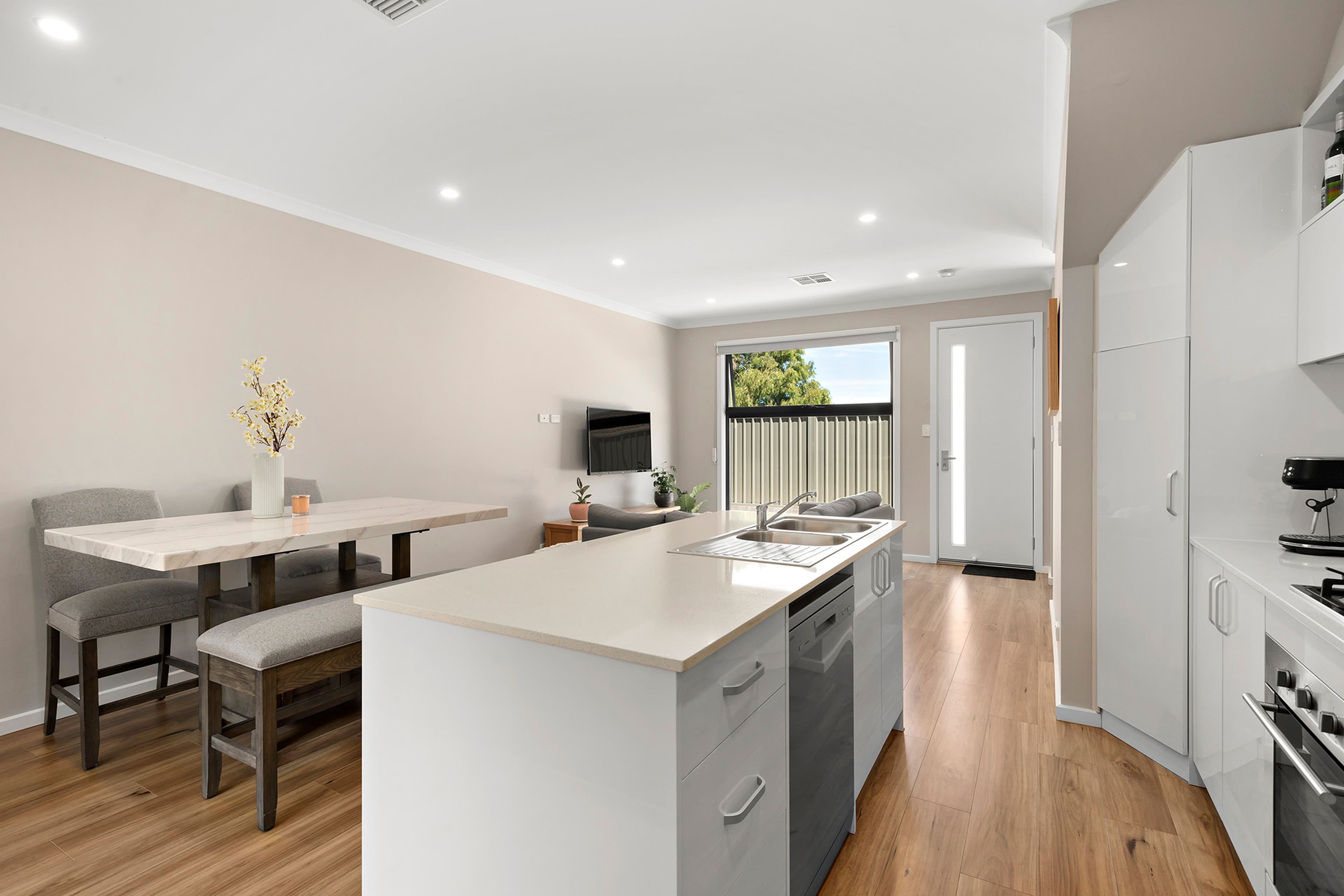 8 Neville Avenue, Christies Beach SA 5165, Christies Beach - Thumbnail 4