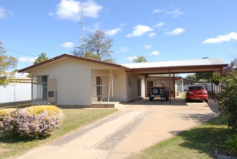320 NOYES Street, Deniliquin NSW 2710, Deniliquin - Image 1