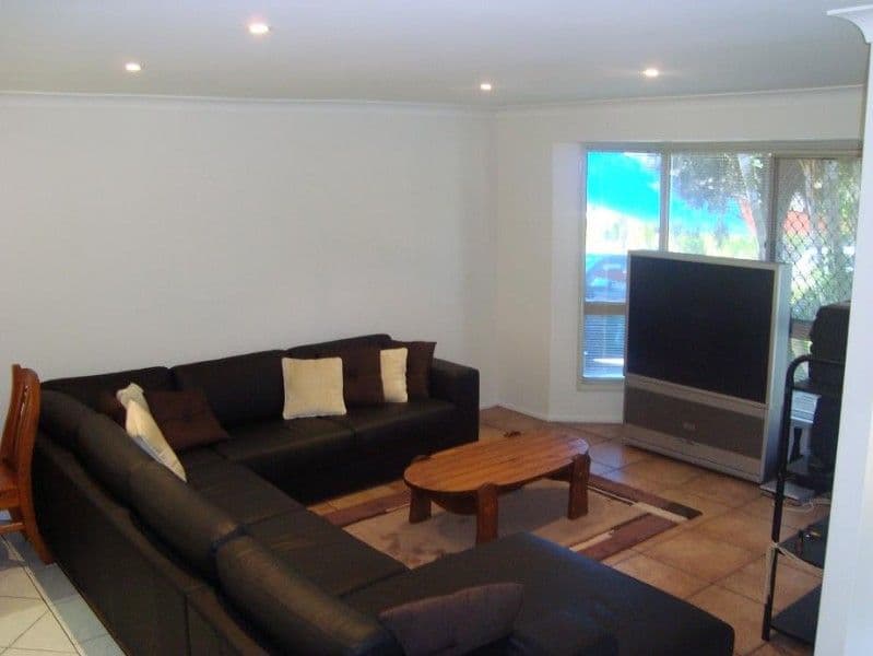 11 Mona Court, OXENFORD QLD 4210, Oxenford - Thumbnail 2