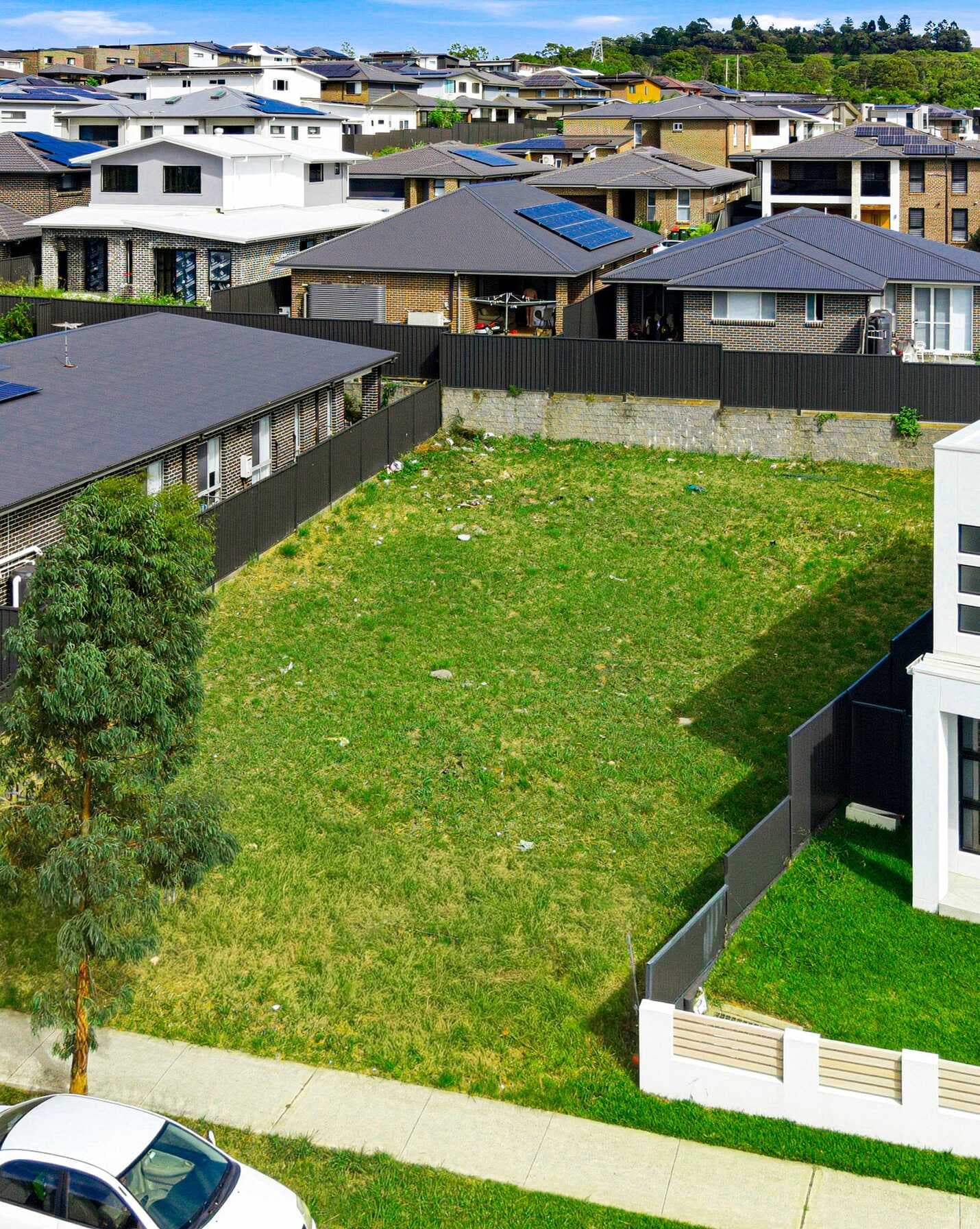 4 FIELDHOUSE CIRCUIT Campbelltown, Campbelltown - Thumbnail 3