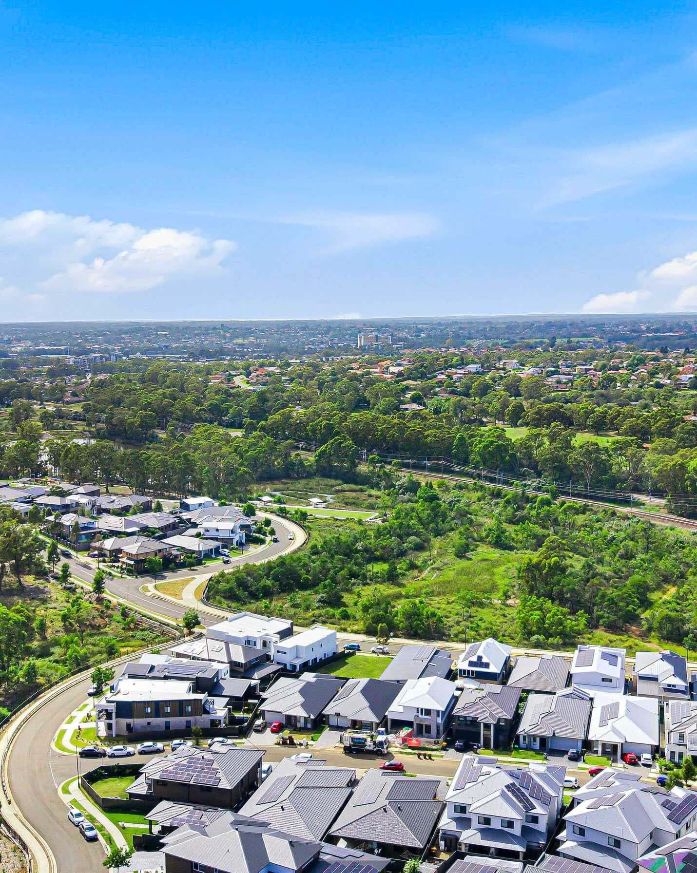 4 FIELDHOUSE CIRCUIT Campbelltown, Campbelltown - Thumbnail 6