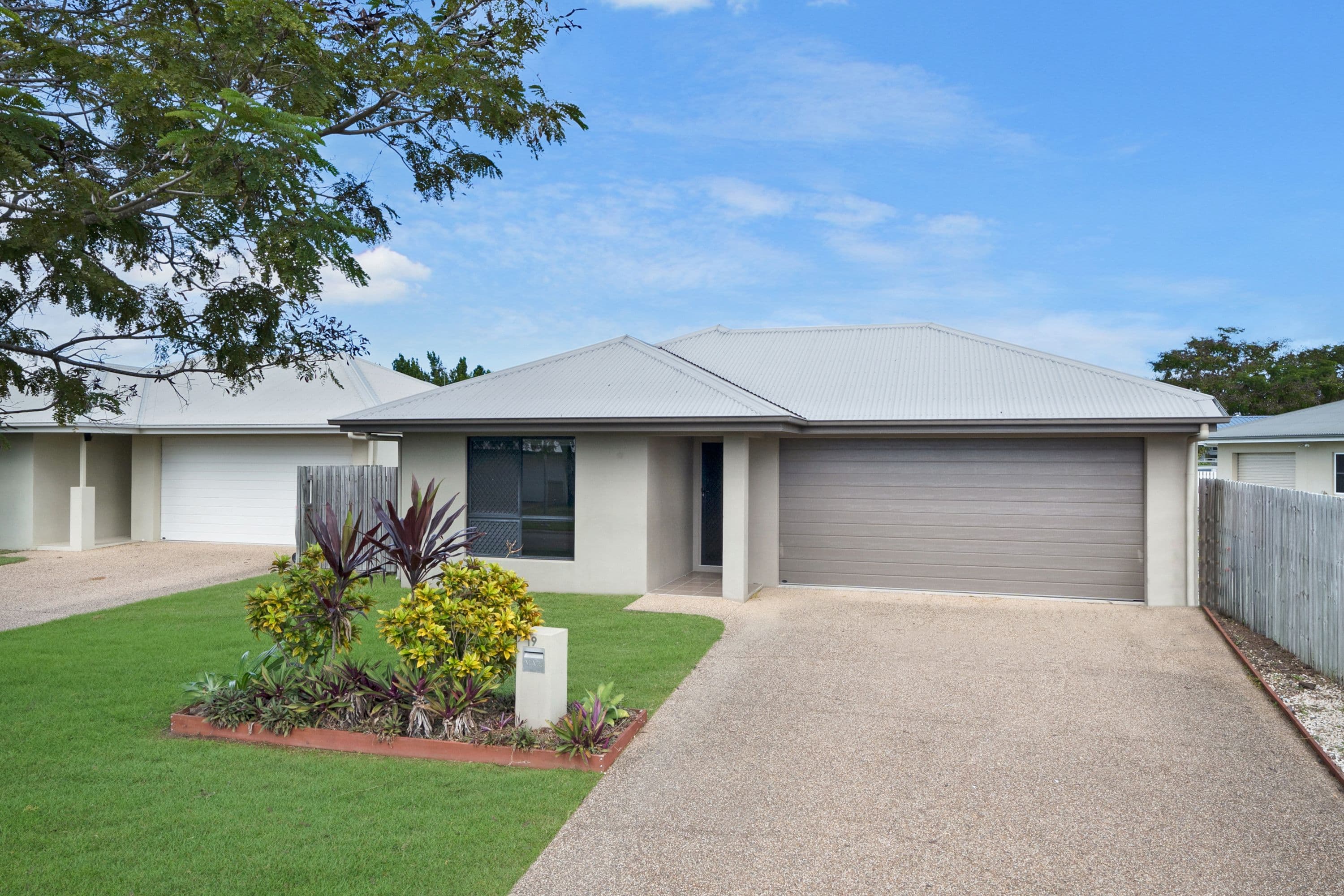 19 Izaro Circuit, Burdell QLD 4818, Burdell - Image 1