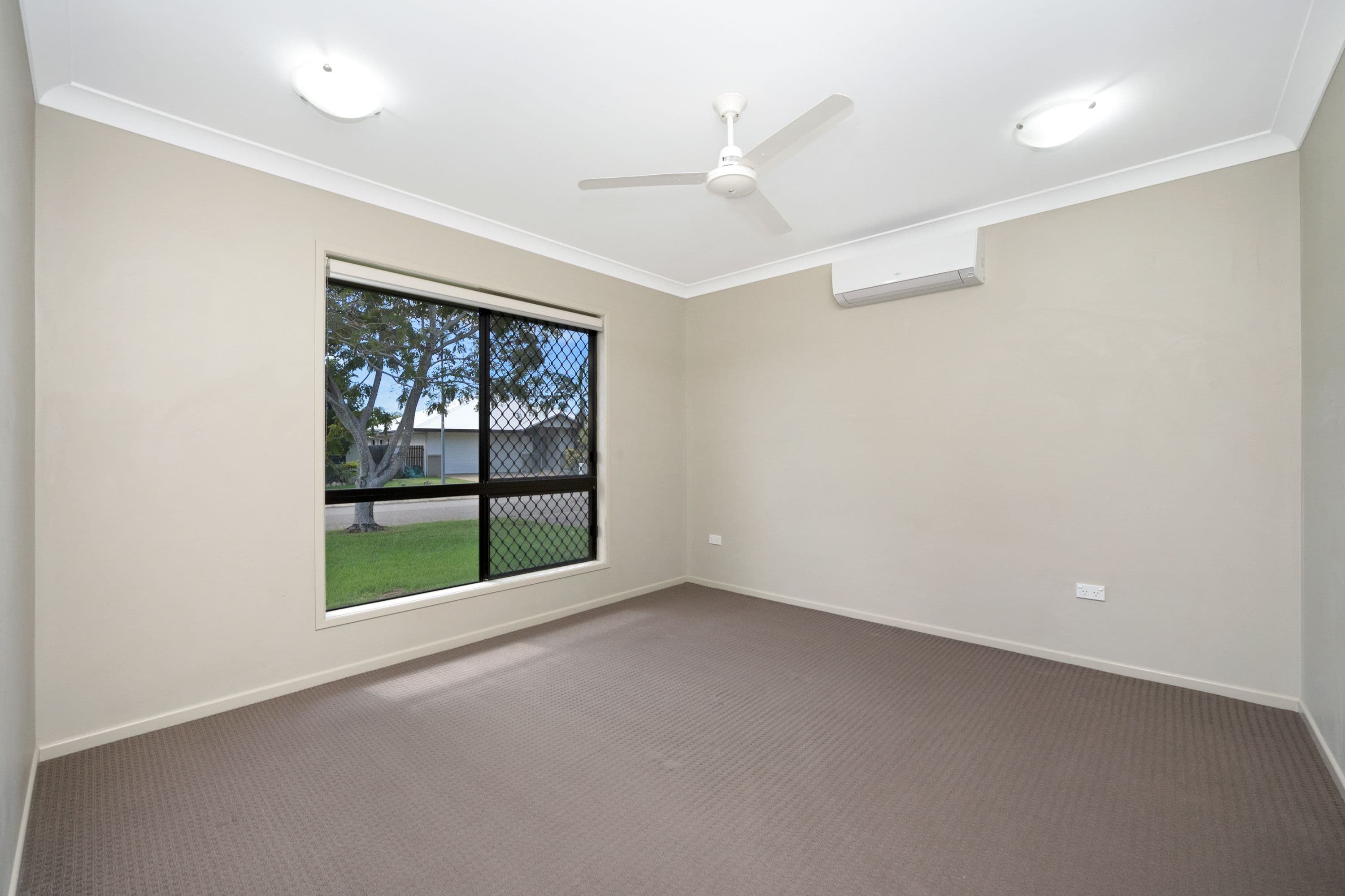 19 Izaro Circuit, Burdell QLD 4818, Burdell - Thumbnail 4