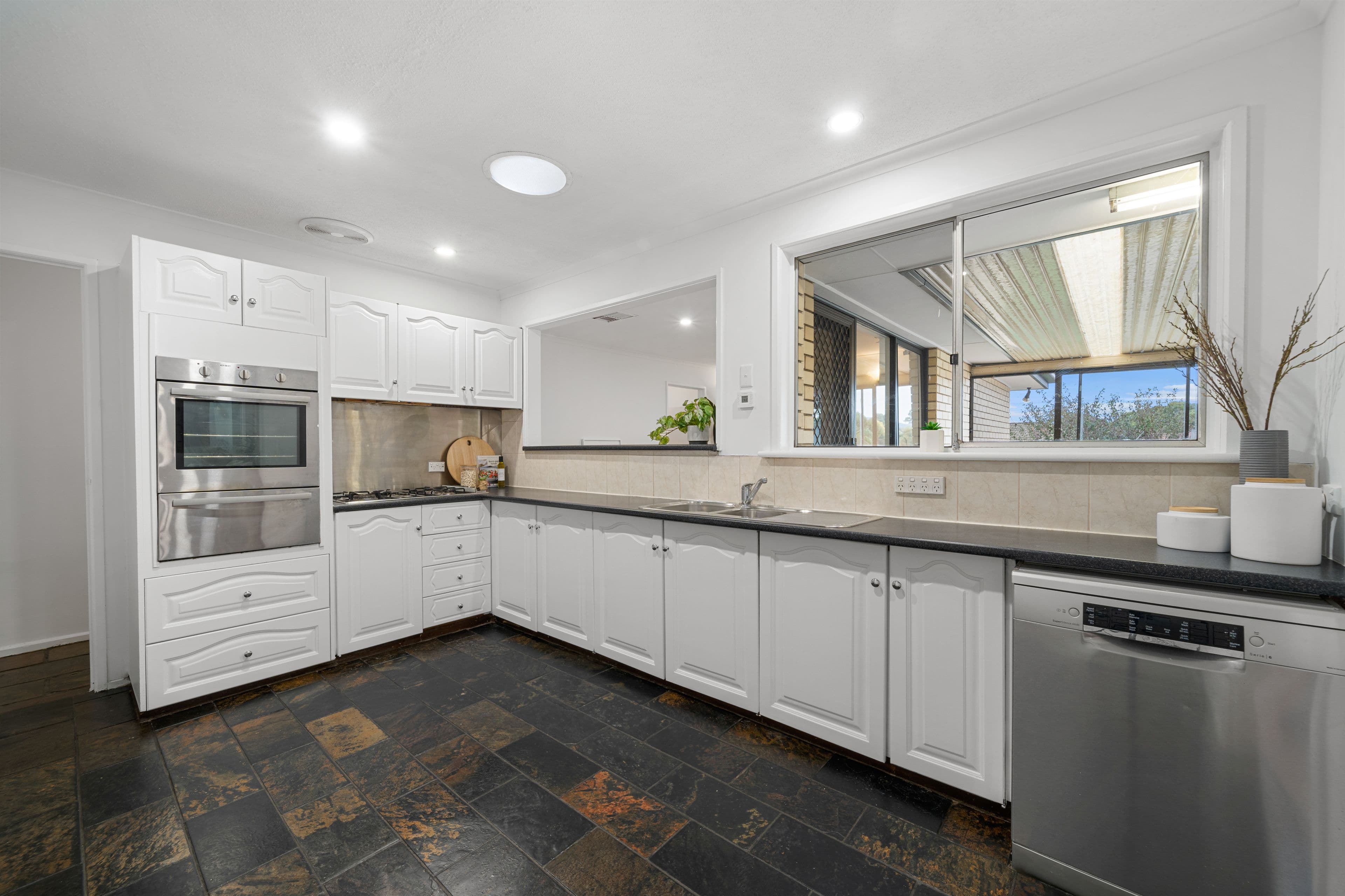 69 Solandra Crescent, Modbury North SA 5092, Modbury North - Thumbnail 7