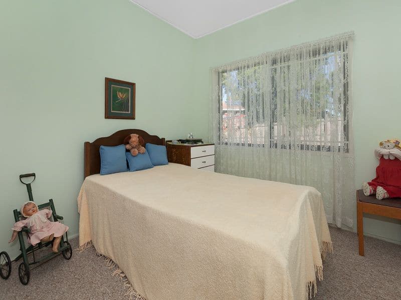 301 Cliveden Avenue, OXLEY QLD 4075, Oxley - Thumbnail 8