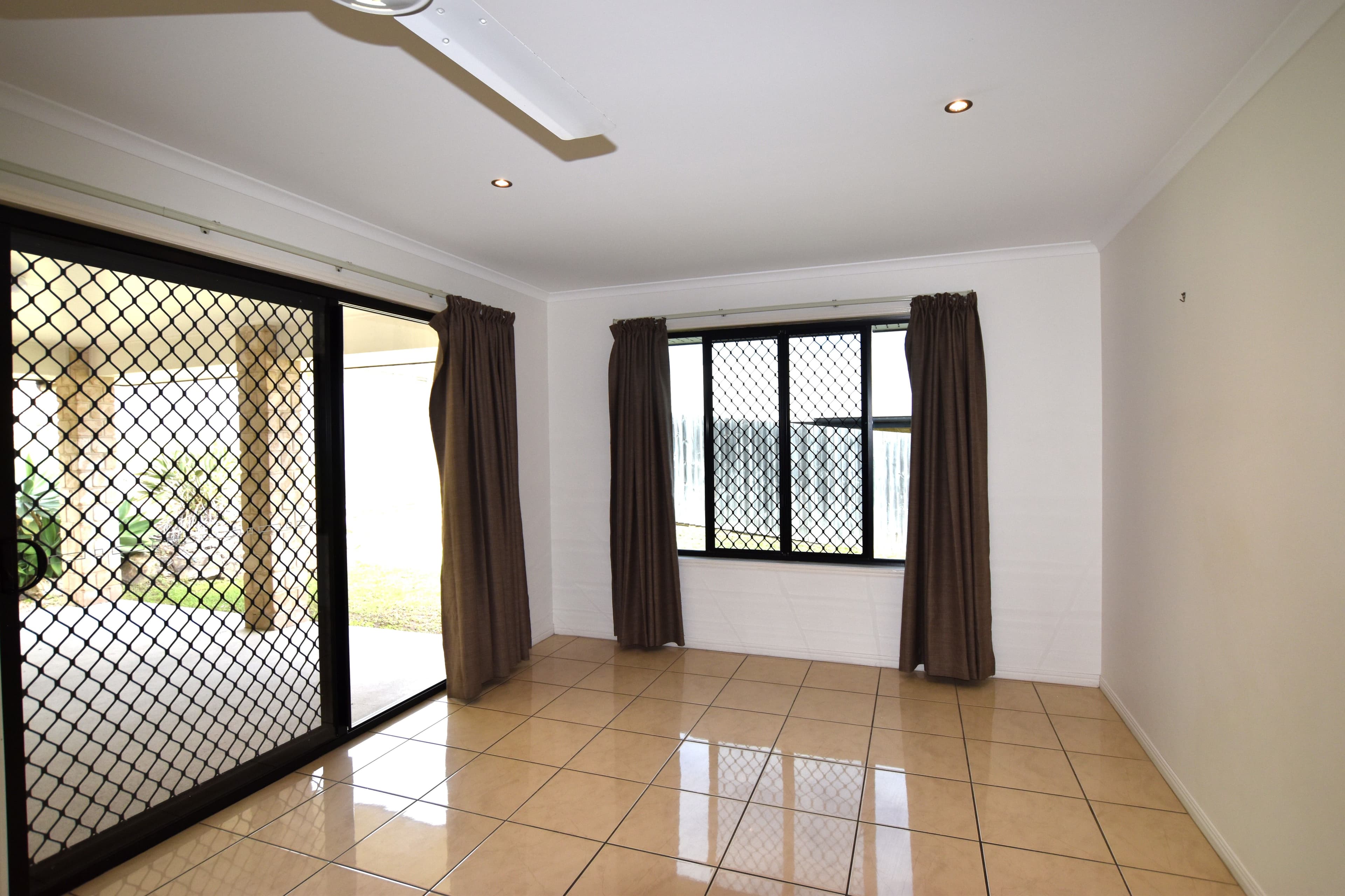 12 Valley Vista Court, West Gladstone QLD 4680, West Gladstone - Thumbnail 7
