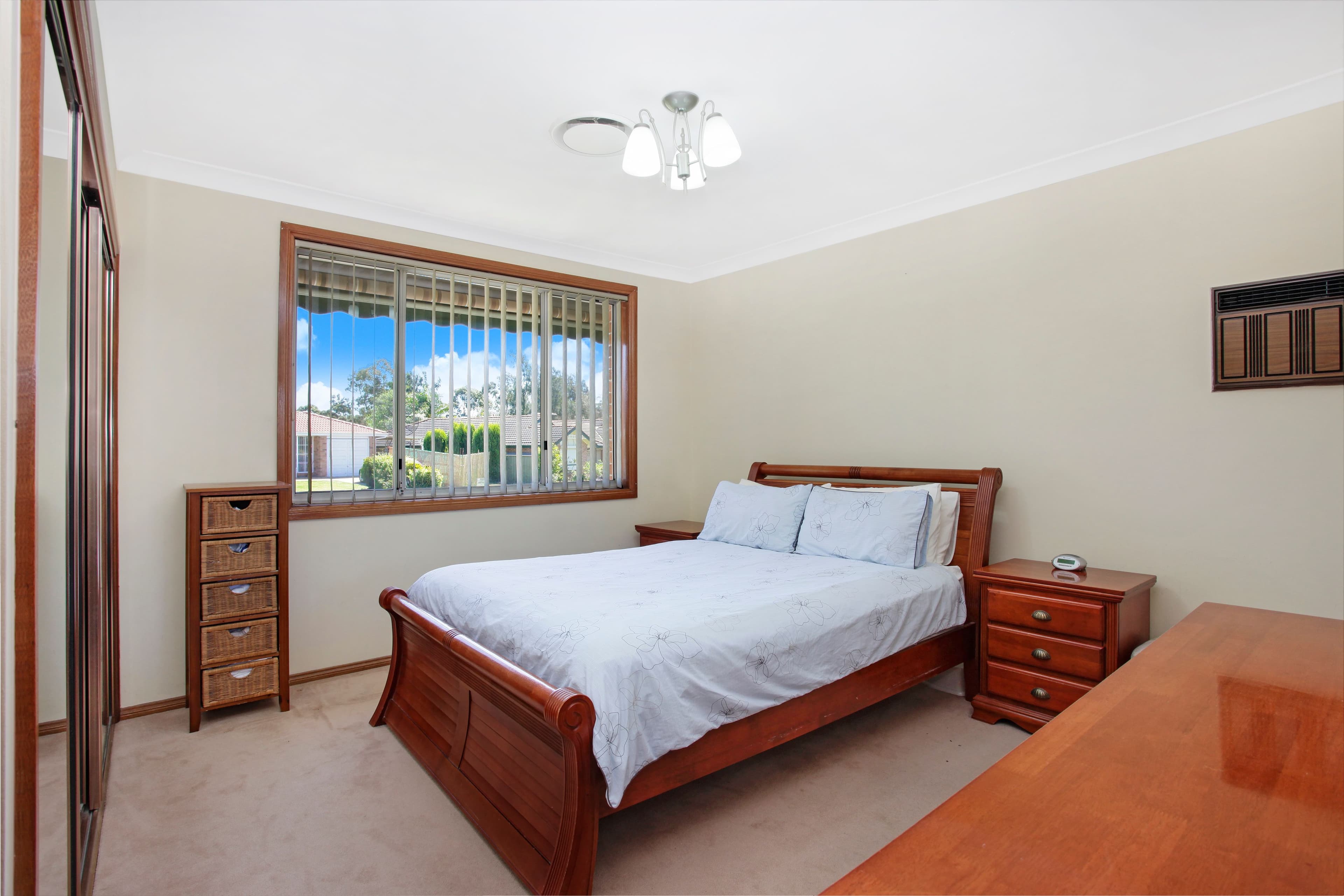 12 Condello Crescent, Edensor Park - Thumbnail 3