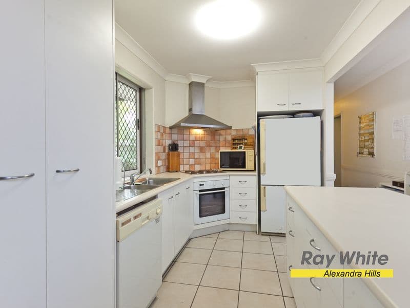 10 Gaywood Street, WYNNUM WEST QLD 4178, Wynnum West - Thumbnail 2