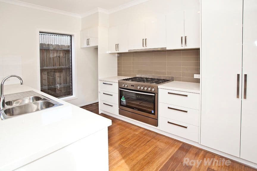 1 Sykes Avenue, FERNTREE GULLY VIC 3156, Ferntree Gully - Thumbnail 2