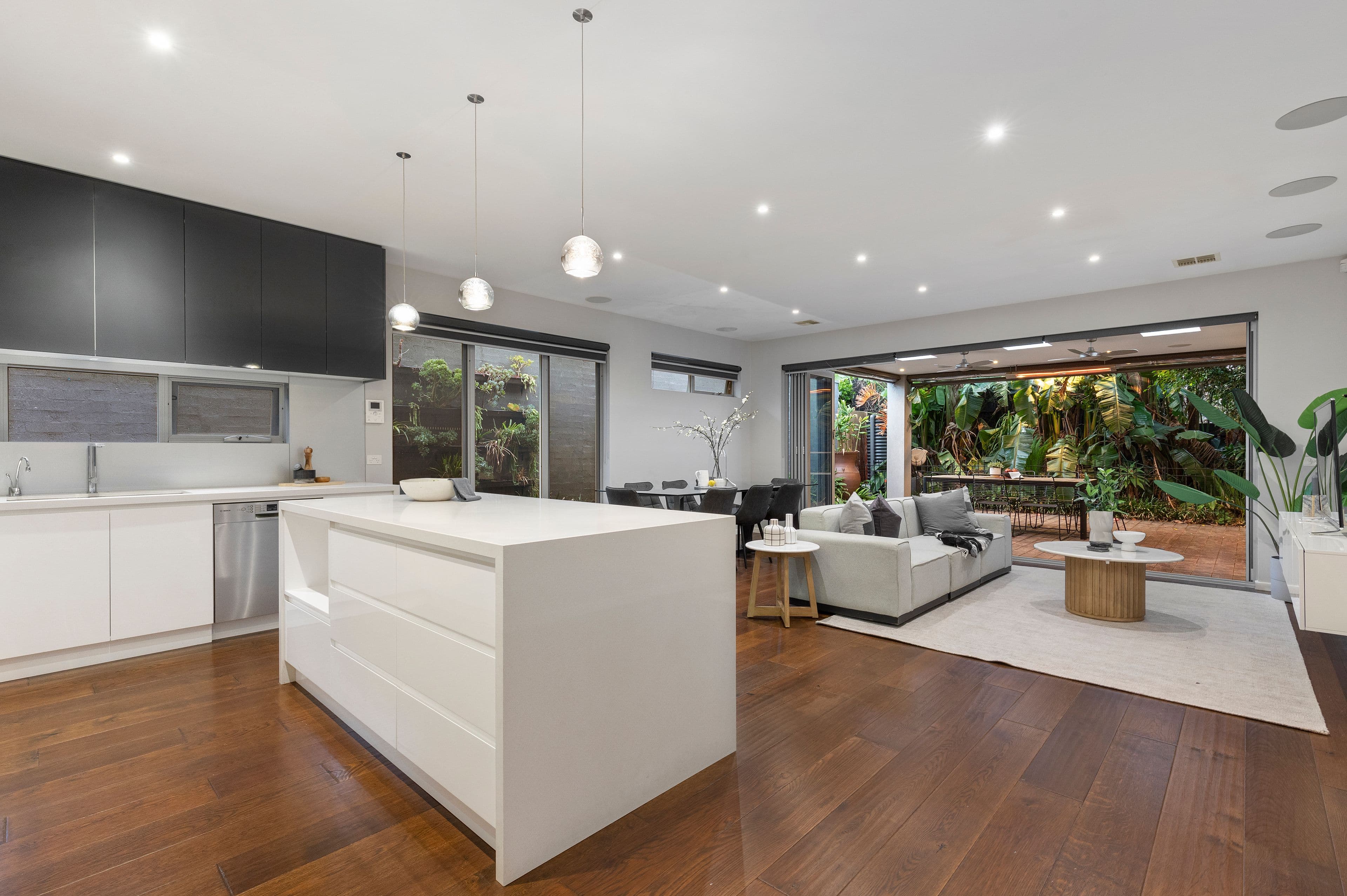 37a Evesham Road, Cheltenham VIC 3192, Cheltenham - Thumbnail 2