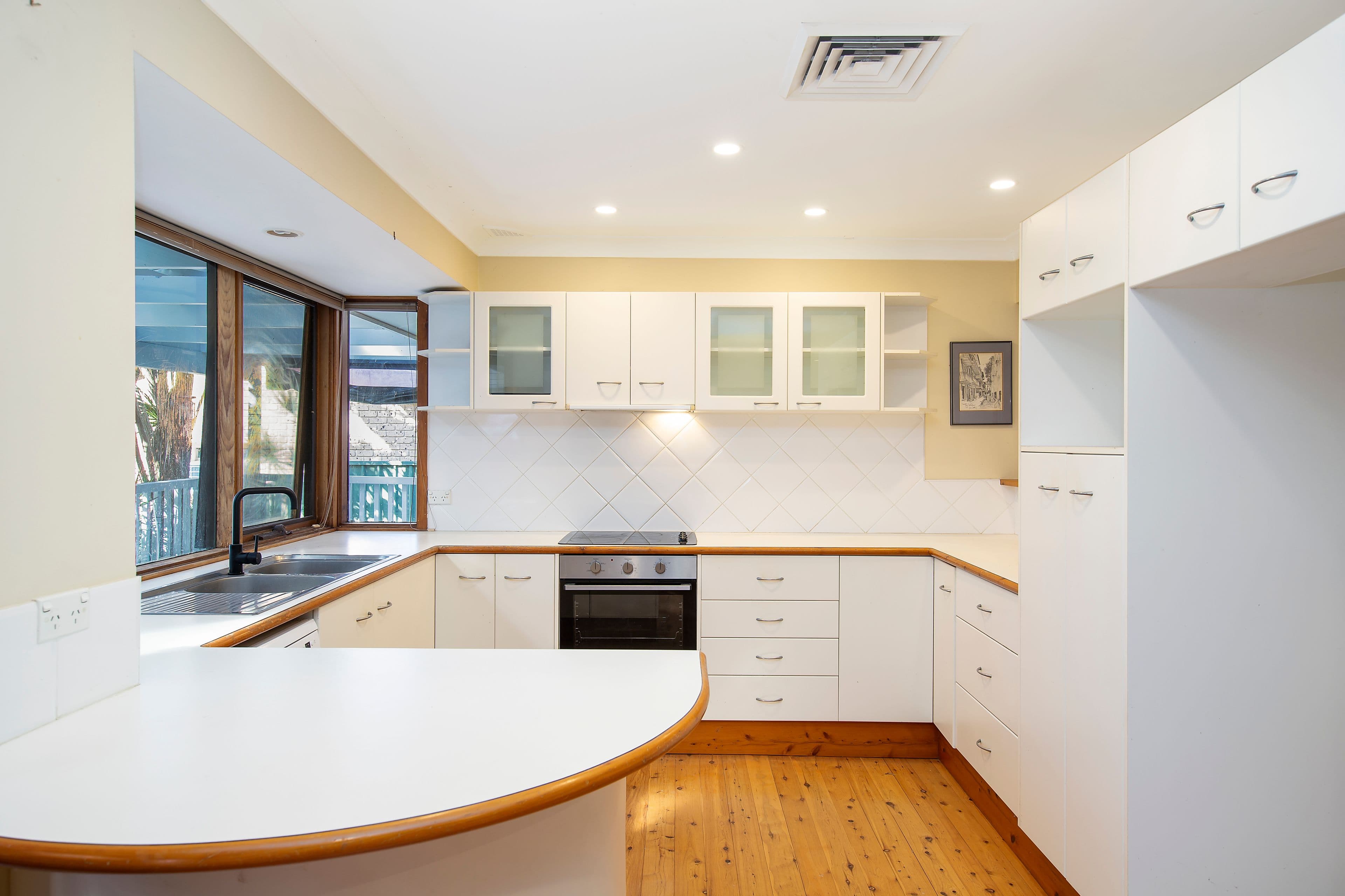 18 Donegal Road, Berkeley Vale NSW 2261, Berkeley Vale - Thumbnail 2