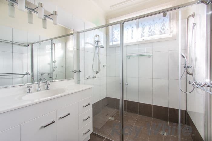 11 Robert Street, Belmont South - Thumbnail 7