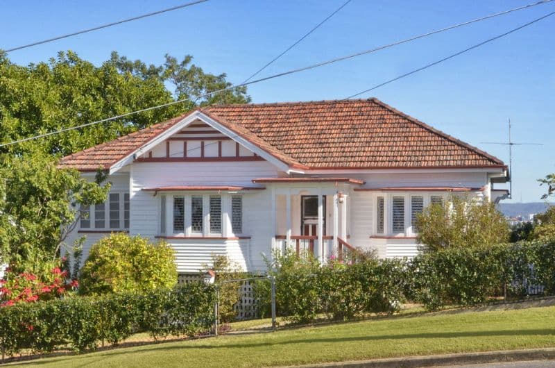 27 Sylvia Street, CAMP HILL QLD 4152, Camp Hill - Thumbnail 2
