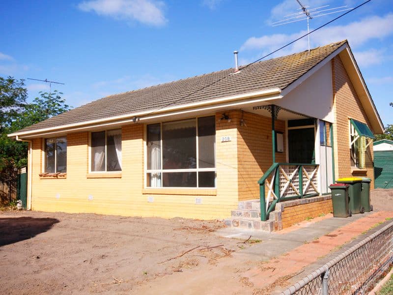 208 St Albans Road, BREAKWATER VIC 3219, Breakwater - Image 1