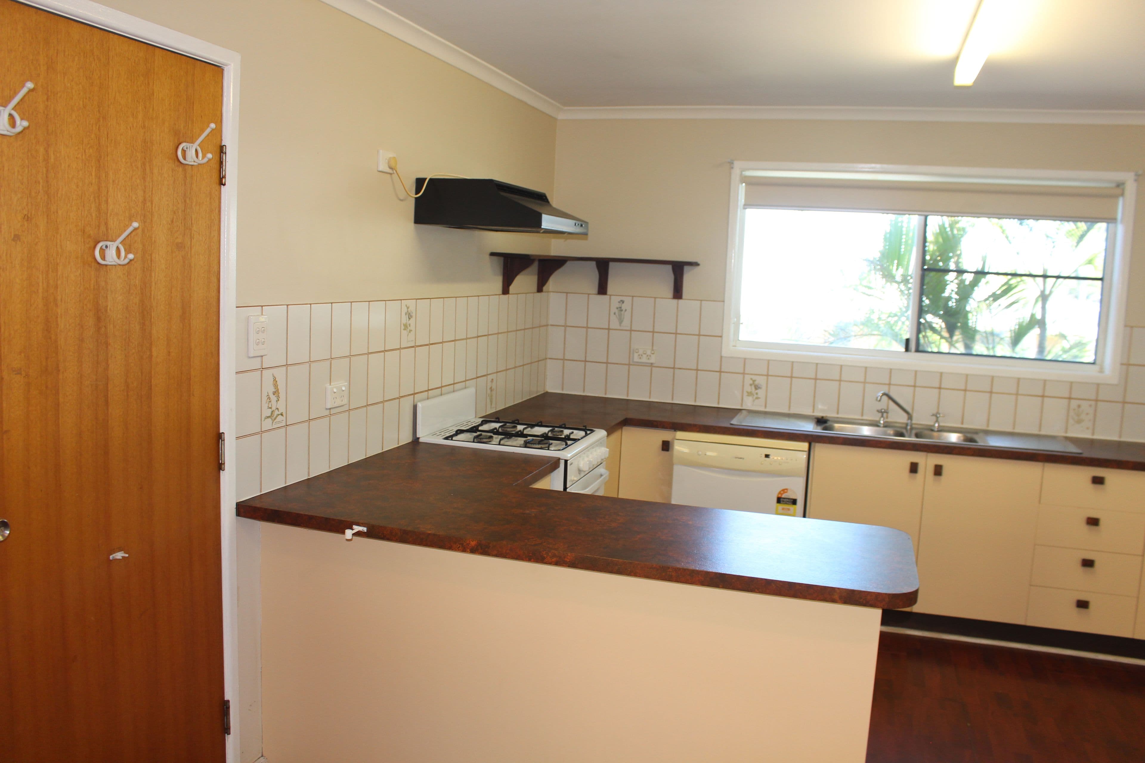 13 Swains Court, Boyne Island QLD 4680, Boyne Island - Thumbnail 5