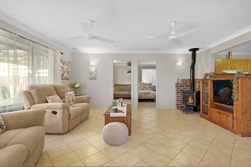 7 Fernlea Place, Canley Heights NSW 2166, Canley Heights - Thumbnail 2