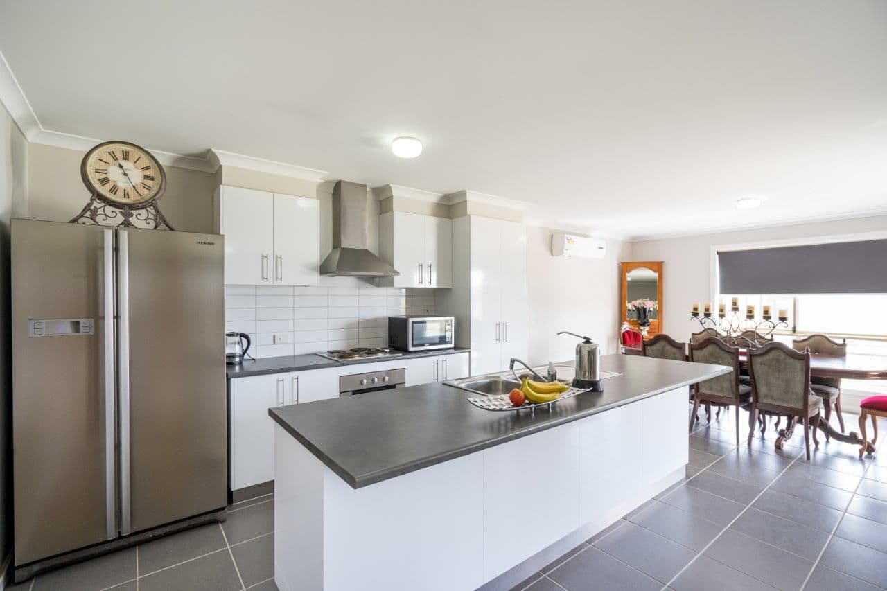64 Ellswood Crescent, Mildura VIC 3500, Mildura - Thumbnail 4