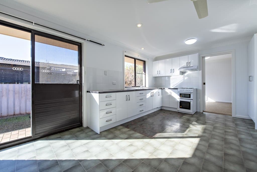 129 Moss Avenue, Narromine - Thumbnail 3