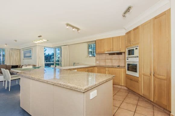 7 'Oceana on Broadbeach' 100 Old Burleigh Road, BROADBEACH QLD 4218, Broadbeach - Thumbnail 6