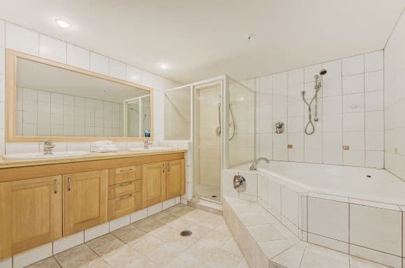 7 'Oceana on Broadbeach' 100 Old Burleigh Road, BROADBEACH QLD 4218, Broadbeach - Thumbnail 8