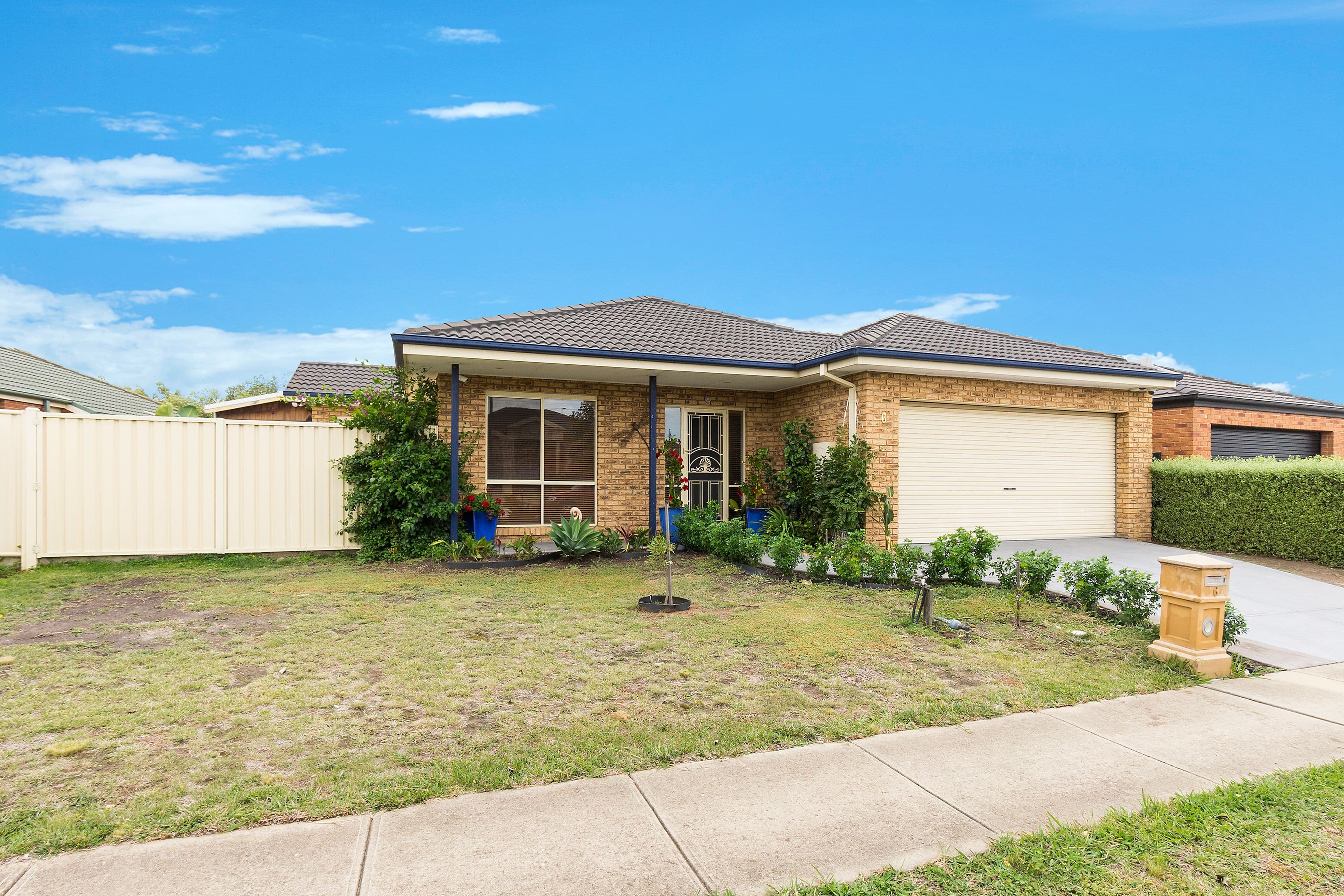 6 Sassari Court, Point Cook VIC 3030, Point Cook - Thumbnail 2