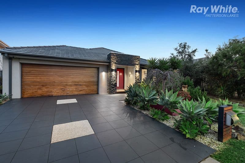 10 Binglebay Avenue, Waterways VIC 3195, Waterways - Image 1