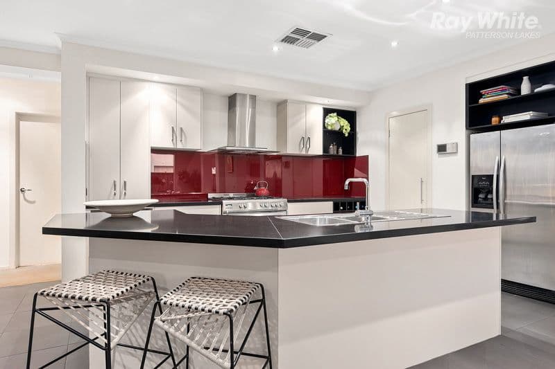 10 Binglebay Avenue, Waterways VIC 3195, Waterways - Thumbnail 4