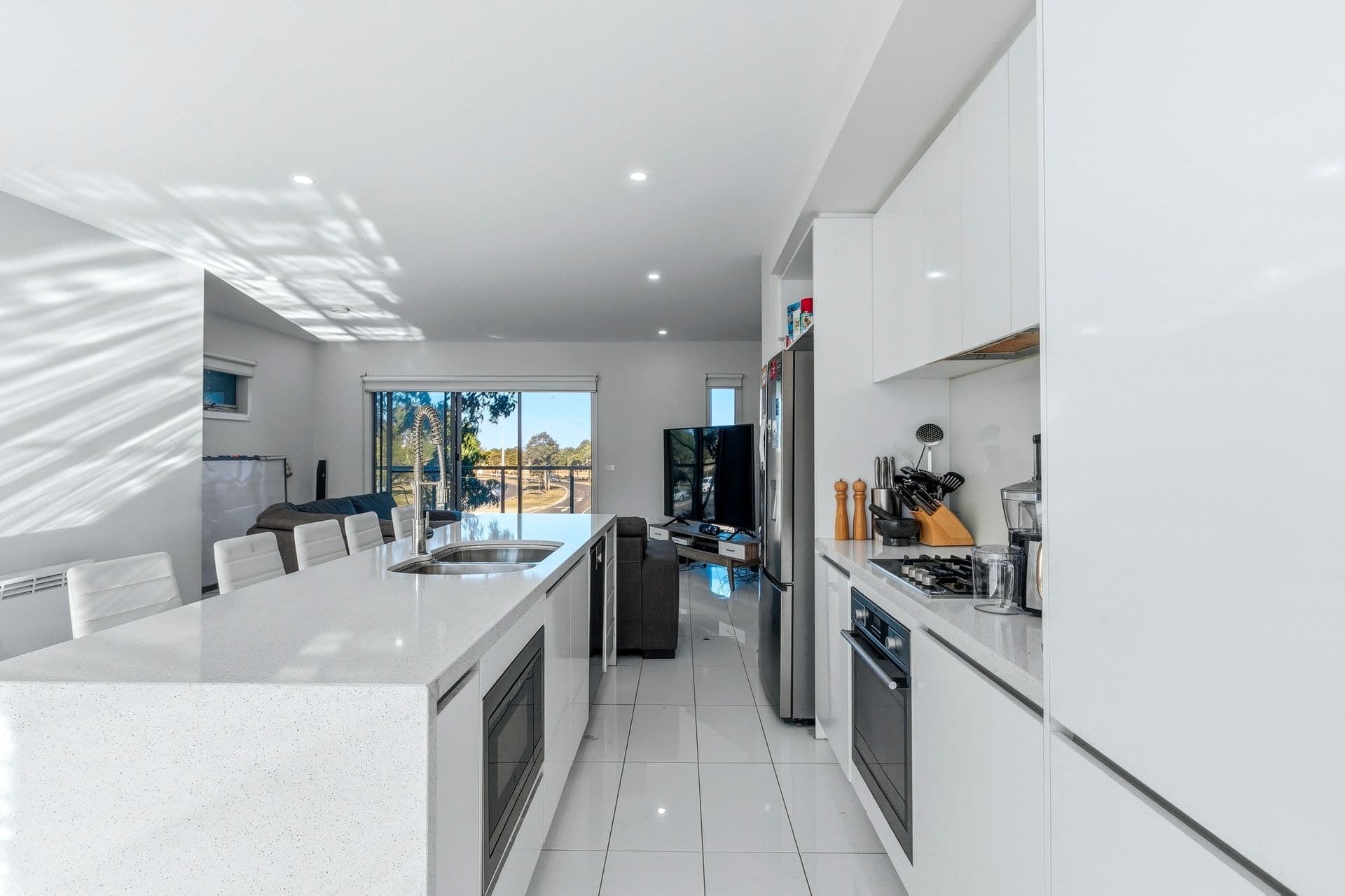 82 Ashcroft Avenue, Williams Landing, VIC, 3027, Williams Landing - Thumbnail 3