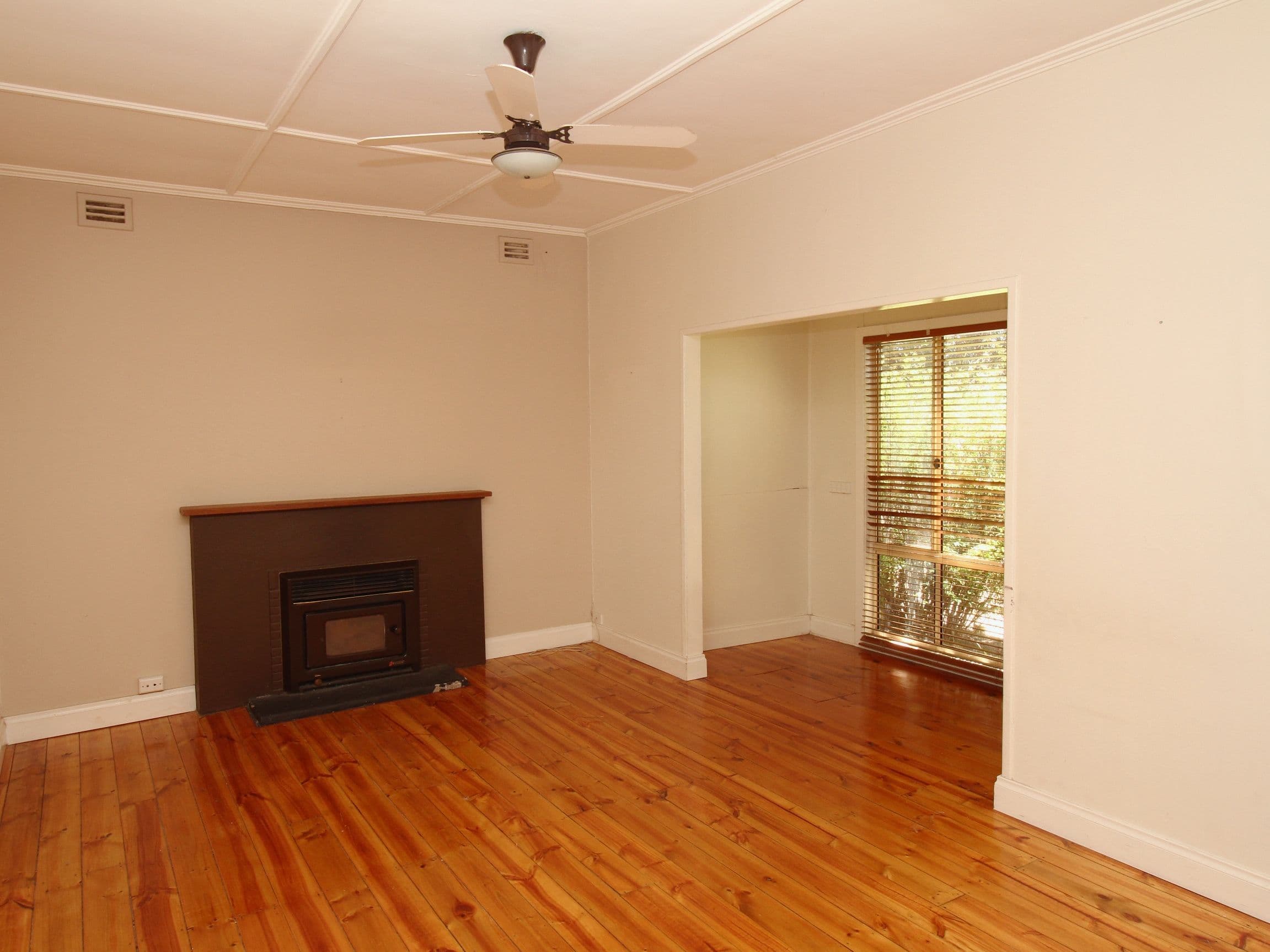 13 Dickerson Street, Barmera SA 5345, Barmera - Thumbnail 2