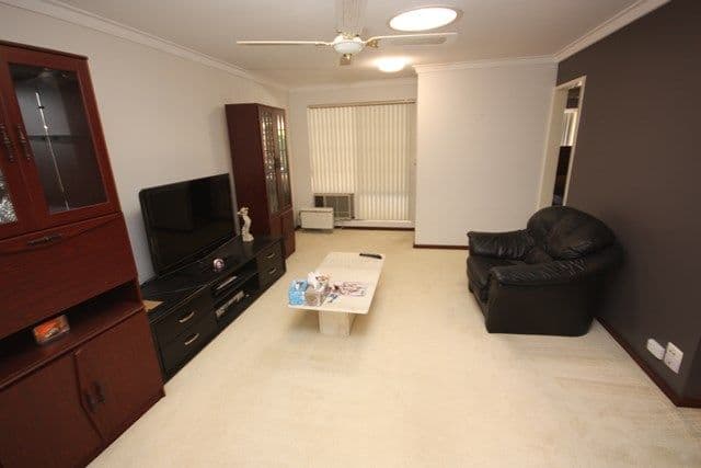 74 Packham Street, Shepparton, Shepparton - Thumbnail 2
