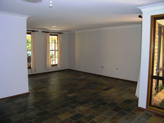 12 Woodview Avenue, LISAROW NSW 2250, Lisarow - Thumbnail 8