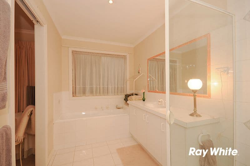 8 Mendora Crescent, Wantirna South VIC 3152, Wantirna South - Thumbnail 6