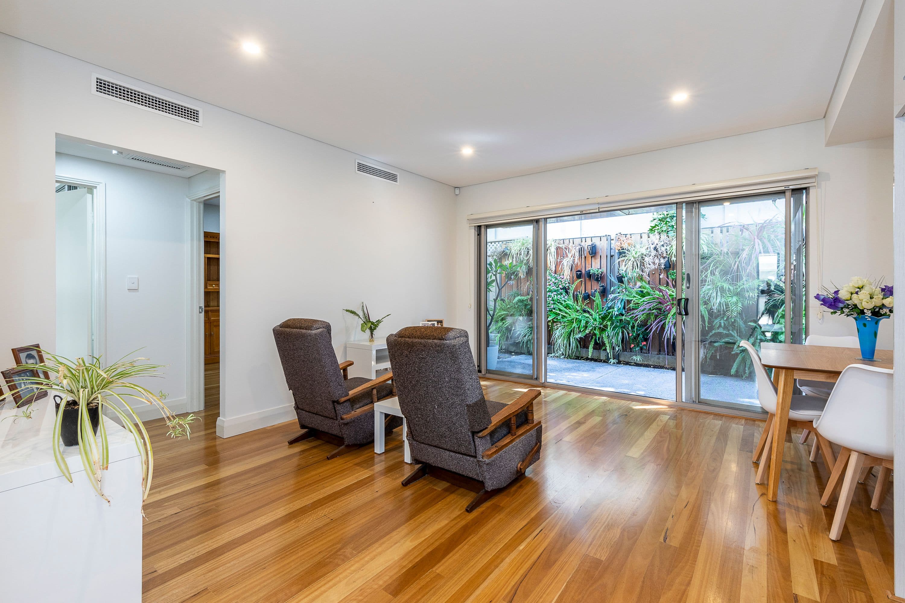 42 Shakespeare Street, Mount Hawthorn WA 6016, Mount Hawthorn - Thumbnail 2