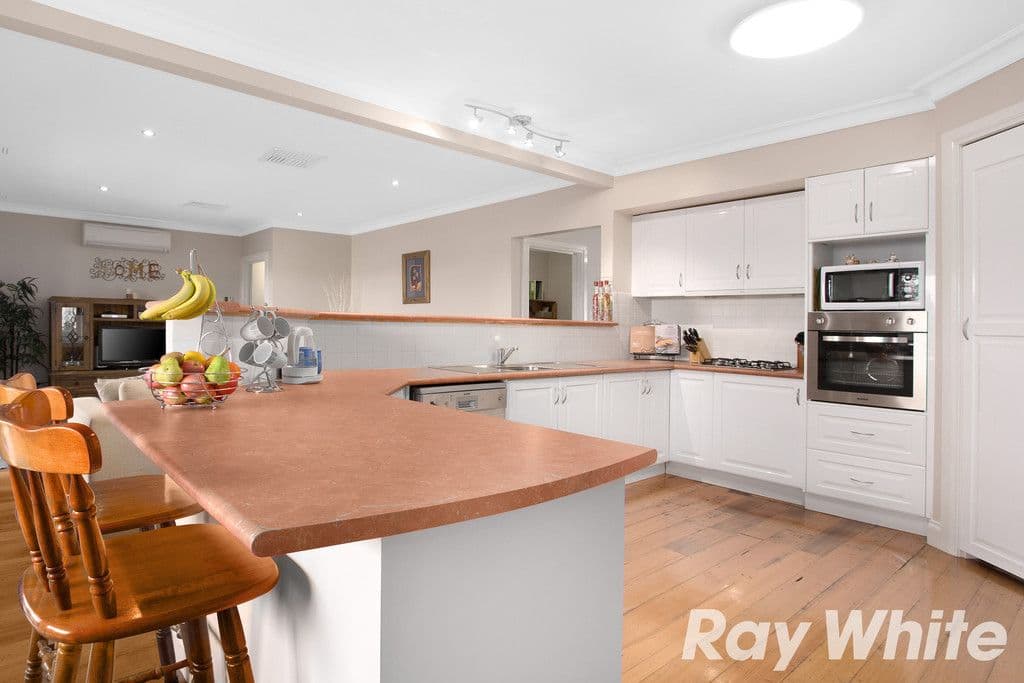 18 Donday Court, Pakenham VIC 3810, Pakenham - Thumbnail 2