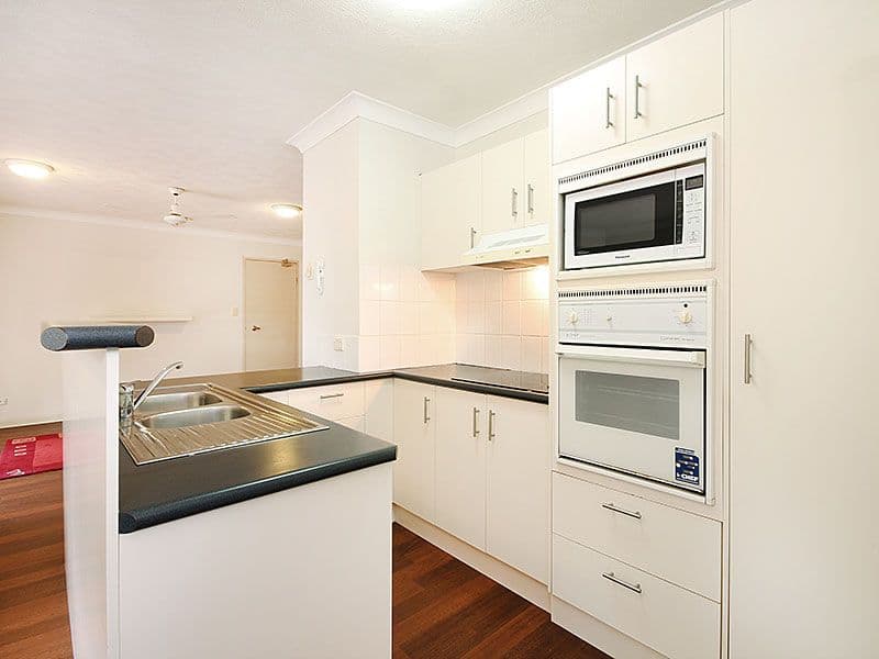 39 Ada Street, TARINGA QLD 4068, Taringa - Thumbnail 4