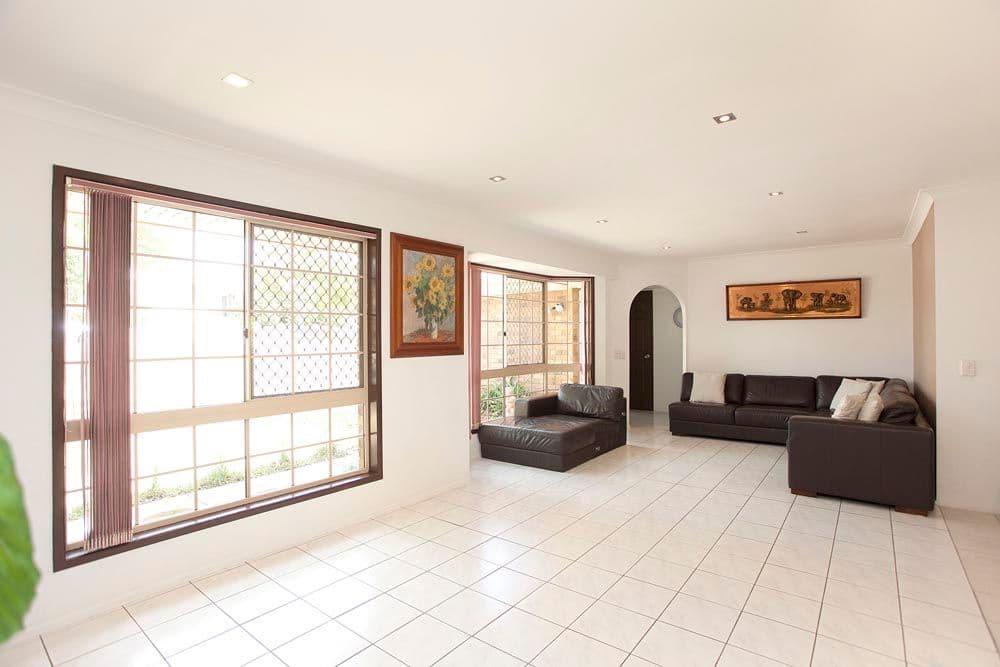 48 St Clair Crescent, WISHART QLD 4122, Wishart - Thumbnail 3