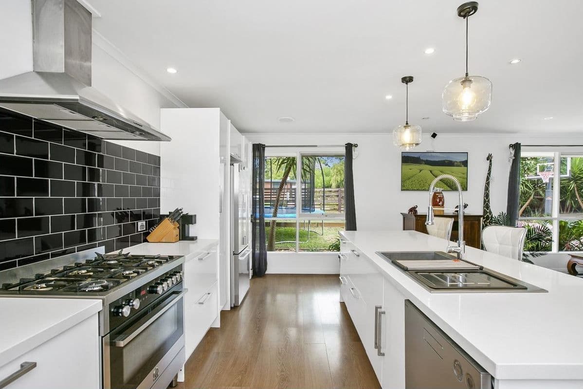 14 Nixon Street, Rosebud VIC 3939, Rosebud - Thumbnail 2