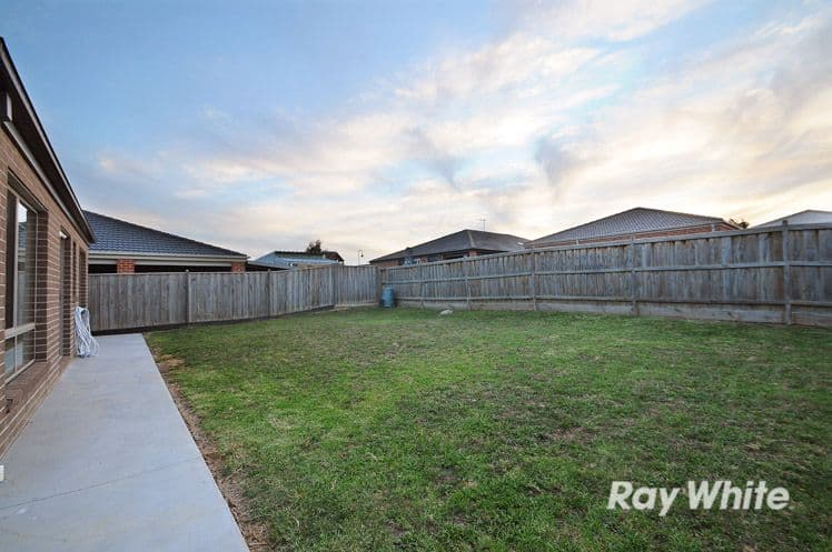 9 Dalton Way, Cranbourne East VIC 3977, Cranbourne East - Thumbnail 8