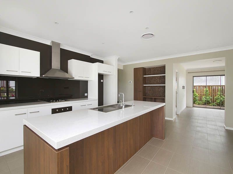 31 McDermott Parade, ROCHEDALE QLD 4123, Rochedale - Thumbnail 2