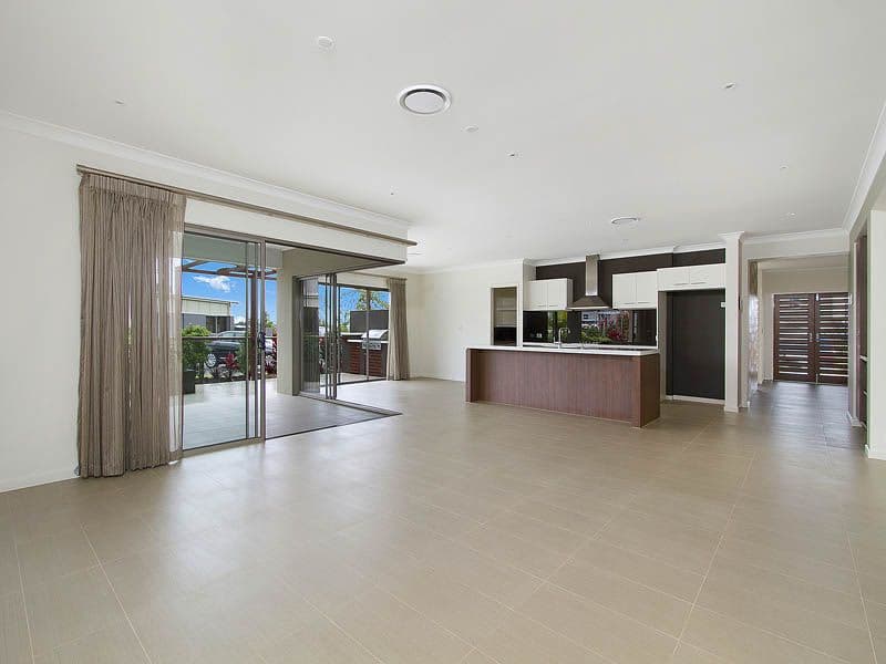 31 McDermott Parade, ROCHEDALE QLD 4123, Rochedale - Thumbnail 3